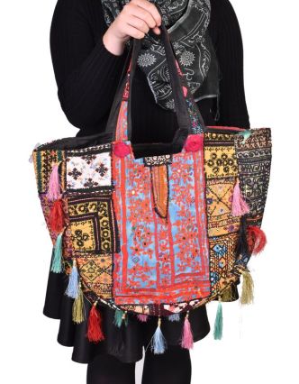 Unikátny taška z Gudžaráte, bohato ručne vyšívaná a zdobená, strapce, 55x40cm