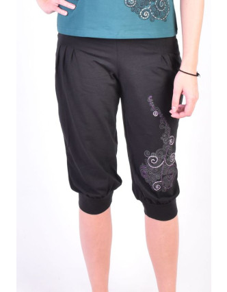 Čierne trojštvrťové balónové nohavice na jogu z bio bavlny, potlač Kitamari