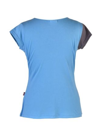 Šedo-modré tričko s krátkym rukávom, V výstrih