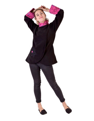 Čierno-ružový fleecový kabát s potlačou zapínaný na gombík, výšivka, vrecká