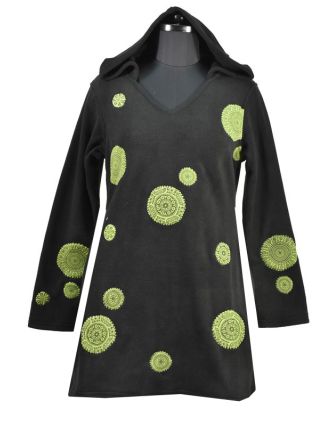 Čierne mikinové šaty s kapucňou a farebnými aplikáciami, V výstrih