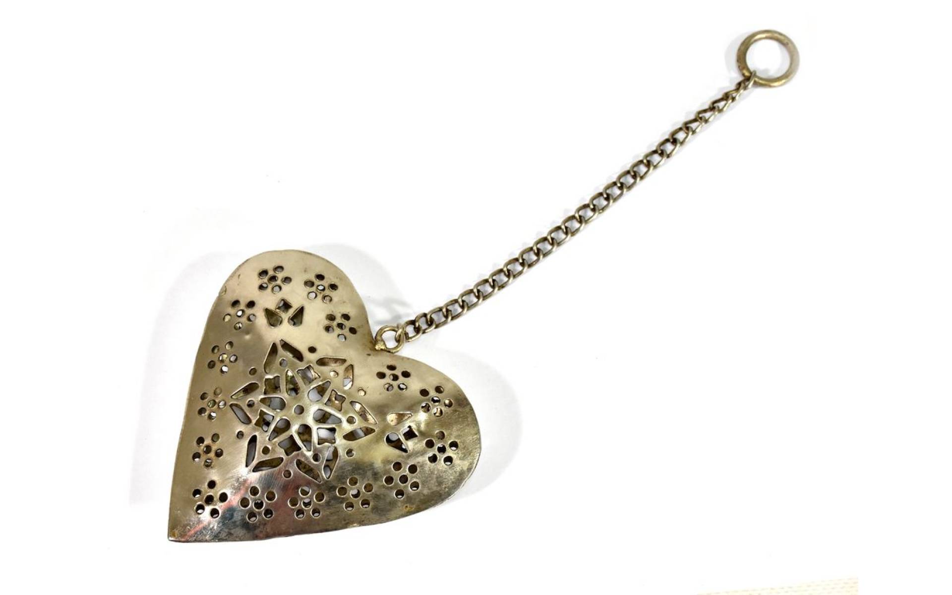Závesná dekorácia - ručne vyrezané srdce, kov, 11x3x12cm