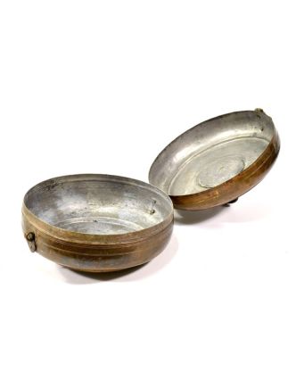 Stará kovová nádoba s vekom, ručne tepaná, 22x22x10cm