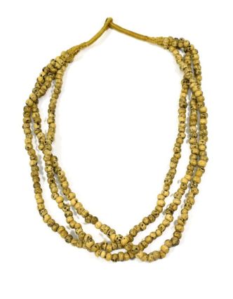 Masívny dlhý náhrdelník, 3-radový, béžovej korále, zapínanie