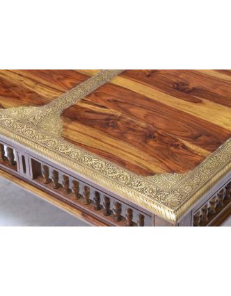 Konferenčný stolík z palisandrového dreva zdobený mosadzným kovaním, 90x60x45cm