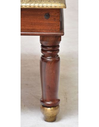Konferenčný stolík z palisandrového dreva zdobený mosadzným kovaním, 110x60x45cm