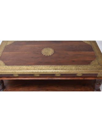 Konferenčný stolík z palisandrového dreva zdobený mosadzným kovaním, 120x60x45cm