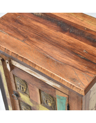 Nočný stolík z antik teakového dreva zdobený reliéfom Budhov, 50x45x60cm