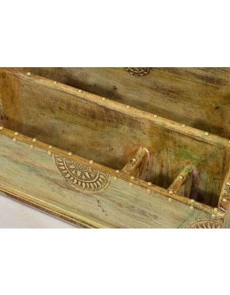 Ozdobný drevený zakladač zdobený mosadzným plechom, 37x14x23cm