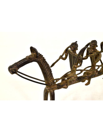 Jazdci na koni, mosadzná soška, tribal art, 39x6x19cm