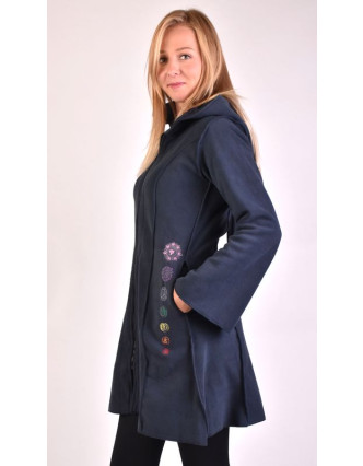 Tmavo modrý fleecový kabátik s dlhou kapucňou, zapínanie na zips, výšivka, vrecká