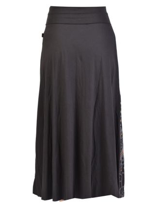 Dlhá čierna sukňa s potlačou a výšivkou, elastický pás