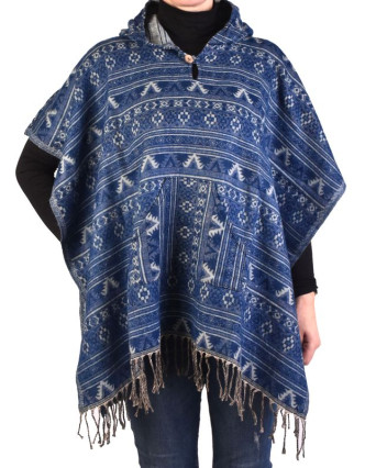 Farebné pončo s kapucňou a strapcami, vzor mini aztec, modrá