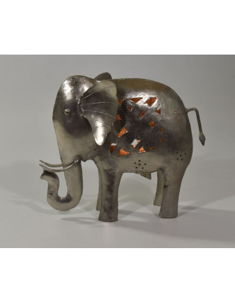 Kovový ručne tepaný svietnik v tvare slona, 30x11x25cm