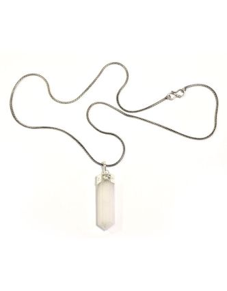 Dlhý náhrdelník s bielym kameňom, strieborná farba retiazky