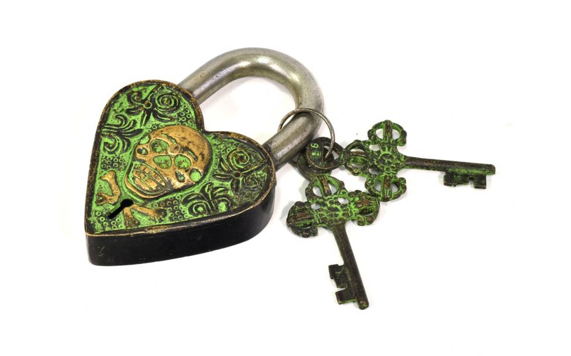 Visiaci zámok, srdce s lebkou, zelená mosadz, dva kľúče v tvare dorje, 12cm