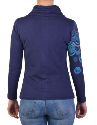 Tmavo modré tričko s dlhým rukávom a golierom, mandala dizajn