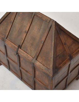 Stará truhla z teakového dreva, železné kovania, 58x35x60cm