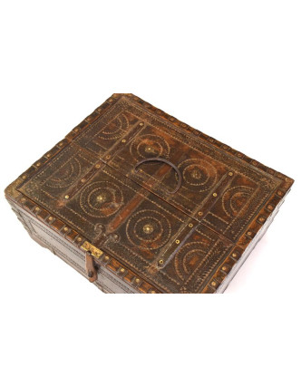 Stará truhlička - šperkovnica z antik dreva, ručne vyrezávaná, 40x33x19cm