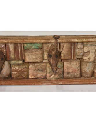Drevený panel s háčikmi zložený zo starých rezieb, 61x10x17cm