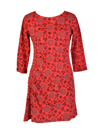 Červené šaty s trojštvrťovým rukávom a celopotlačou mandál, sklady na boku, výšku