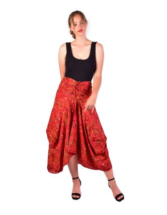 Dlhá letná nariasená sukňa, vrecká, červená s drobným paisley potlačou