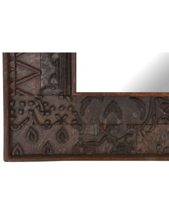 Zrkadlo v ráme z teakového dreva zdobené starými raznicami, 47x4x62cm