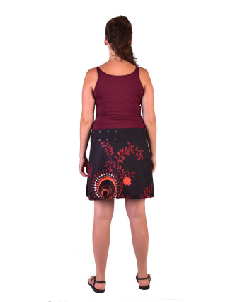 Krátka čierno-červená obojstranná sukne zapínaná na cvočky, potlač