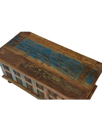 Truhla z teakového dreva, zdobená mosadznými hlavami Budhov, 92x45x45cm