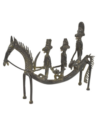 Jazdci na koni, Tribal Art, mosadzná socha, 31x5x22cm