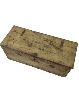 Stará truhla z teakového dreva, zdobená kovaním, 81x33x32cm
