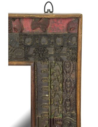 Zrkadlo v ráme z teakového dreva zdobené starými raznicami, 63x4x94cm