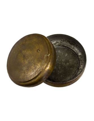 Stará kovová nádoba s vekom, ručne tepaná, mosadzná, 23x23x13cm