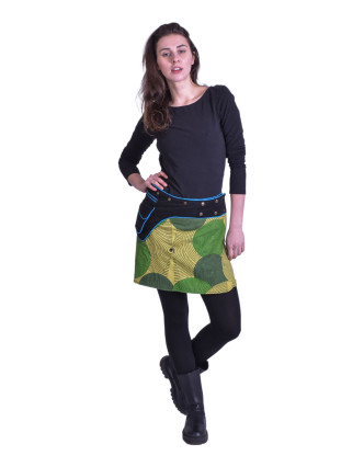 Krátka zelená sukňa zapínaná na patentky, vrecko, spiral print