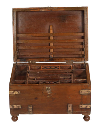 Starožitná truhla z teakového dreva, železné kovanie, 56x40x36cm