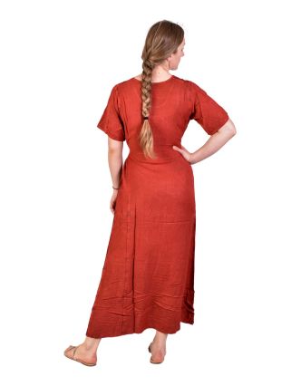 Dlhé voľné šaty, s rukávom, červené s výšivkou, viazanie na chrbte