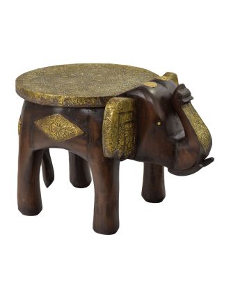 Stolička v tvare slona zdobená mosadzným kovaním, 45x30x30cm