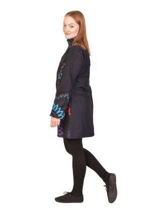 Kabátik čierny, bez kapucne, potlač a výšivka, na zips, vrecká, fleece podšívka