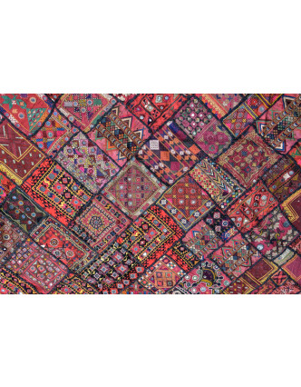 Červená patchworková tapiséria z Rajastanu, ručné práce, 176x230cm
