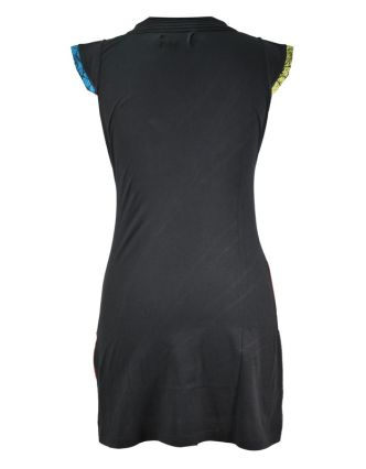 Krátke čierne šaty s krátkym rukávom, jemnou potlačou a farebným dizajnom