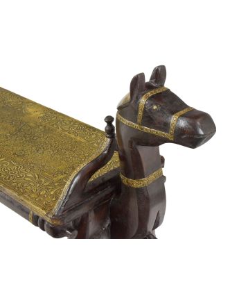 Stolička z mangového dreva, konské hlavy, zdobená mosadzným kovaním, 128x35x63cm