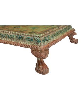 Starý stolík, ručne vyrezávané nohy, 68x68x20cm