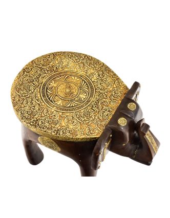 Stolička v tvare slona zdobená mosadzným kovaním, 32x24x26cm