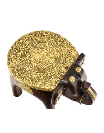 Stolička v tvare slona zdobená mosadzným kovaním, 29x20x21cm