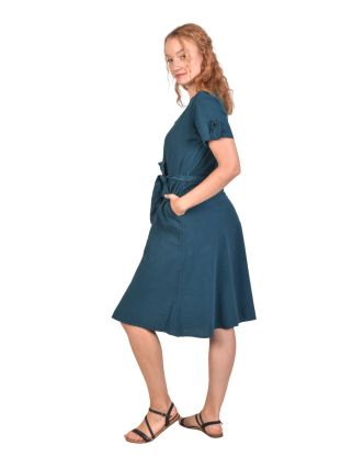 Letné modré šaty s krátkym rukávom, midi dĺžka, vrecká, zapínacie s opaskom