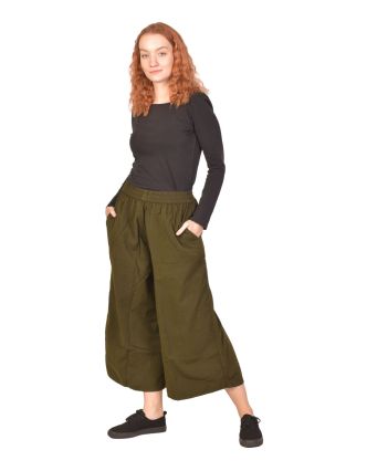 Pohodlné voľné zelené trojštvrťové nohavice, guma v páse a vrecká
