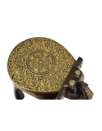 Stolička v tvare slona zdobená mosadzným kovaním, 34x24x26cm