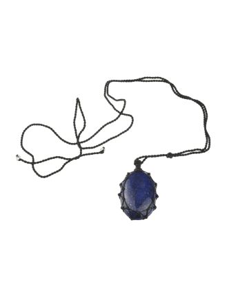 Macramé náhrdelník s lapis lazuli na sťahovacej šnúrke, obvod až 78cm