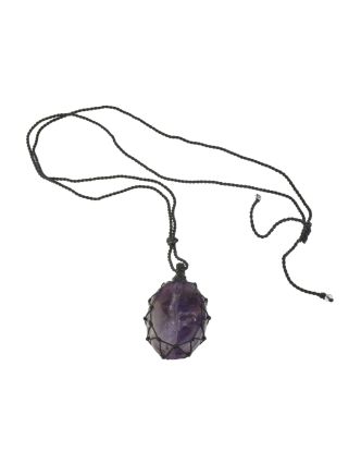 Macramé náhrdelník s ametystom na sťahovacej šnúrke, obvod až 78cm
