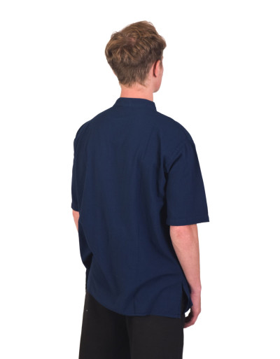 Tmavomodrá pánska košeľa-kurta s krátkym rukávom a vreckom, 3 gombíky
